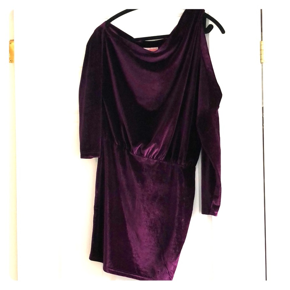 Off the shoulder velvet dress